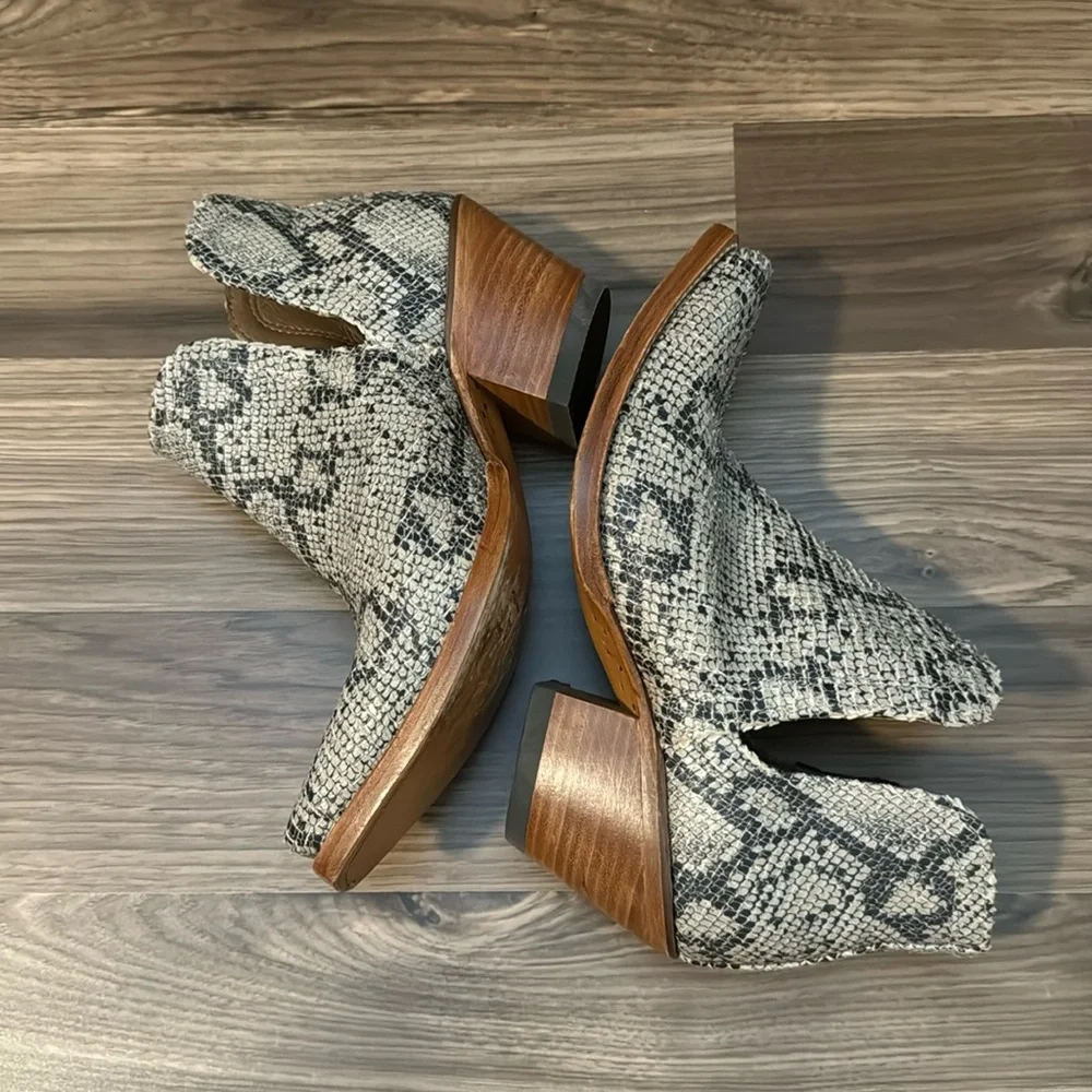 Ariat Leather Snake Print Dixon Snip Toe Ankle Slip On Bootie Boots 6.5 - Picture 7 of 14